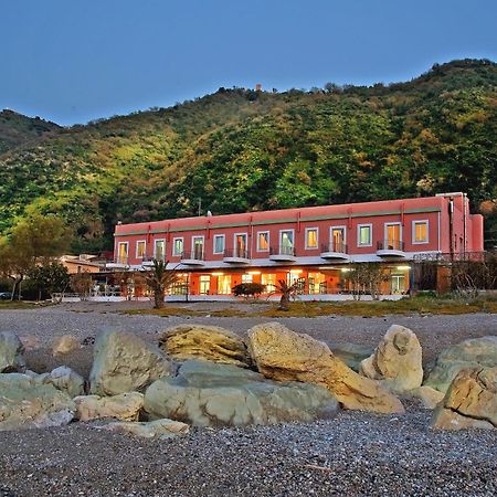 Hotel Ristorante La Scogliera - Nuova Gestione ピラーイノ エクステリア 写真