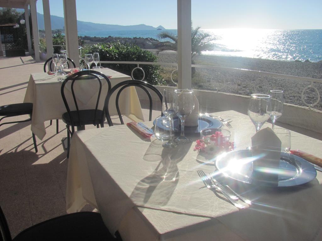 Hotel Ristorante La Scogliera - Nuova Gestione ピラーイノ エクステリア 写真