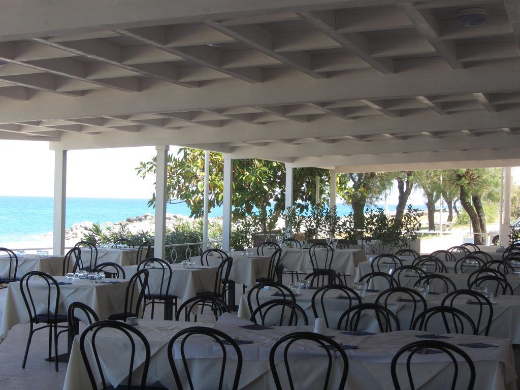 Hotel Ristorante La Scogliera - Nuova Gestione ピラーイノ エクステリア 写真
