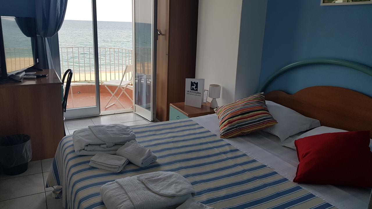 Hotel Ristorante La Scogliera - Nuova Gestione ピラーイノ エクステリア 写真